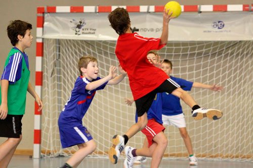 Riddles about sports for children: handball